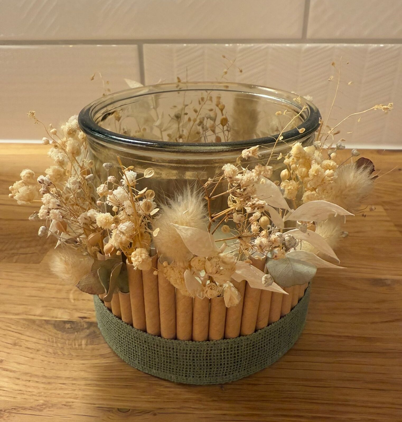 Windlicht aus Trockenblumen als Erinnerung an unser Sternenkind